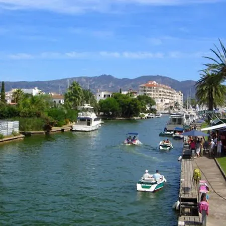 Goldhome - Cristallmar Apartment Empuriabrava